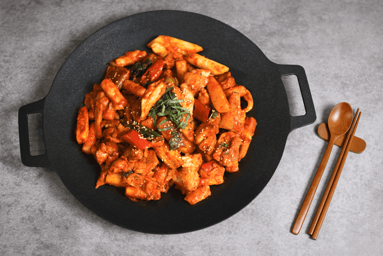[다미조아푸드] 수라다 춘천닭갈비 1kgㅣ촉촉하고 부드러운 닭다리살로 만든