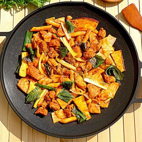 [아임셰프] 춘천식 순살 닭갈비 | 880g (2인분)