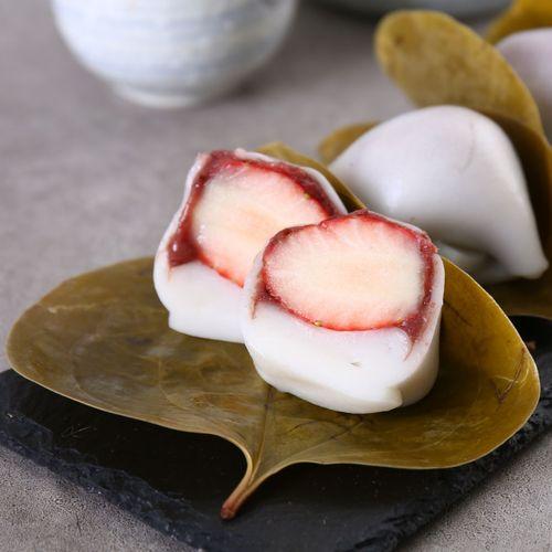 [의령망개떡김가네] 의령 생딸기망개떡 30g*10개입 | 쫀득한 망개떡에 달콤한 딸기가 통째로
